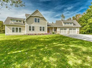 700 Brownsville Rd, Victor, NY 14564
