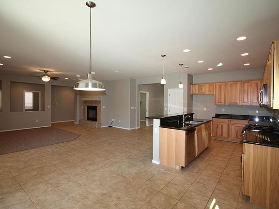 3rd image of 1156 E Empire Canyon Ln