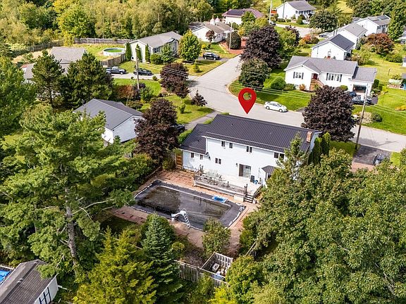 5th image of 46 Cherry Ln