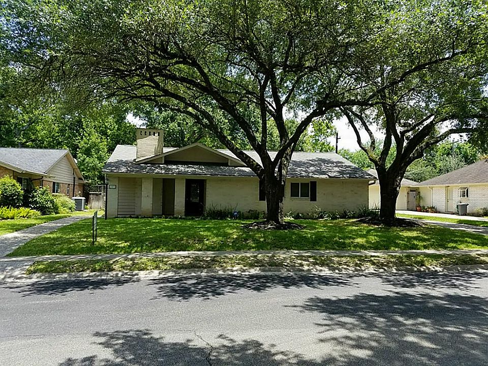 1st image of 203 Blue Willow Dr