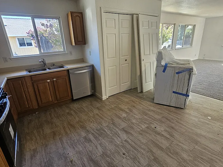 81 Madden Ln #A — Photo 3