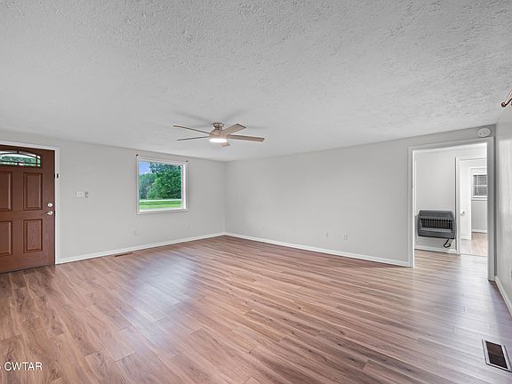 3rd image of 185 Henderson Rd