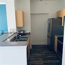 Regent Park Condo — Photo 2