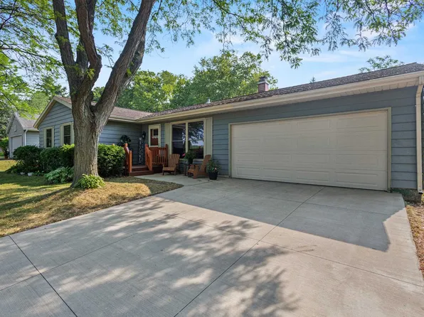 225 Coach House Dr, Madison, WI 53714