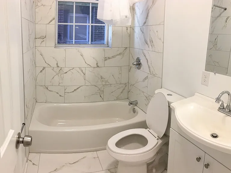 224 S 44th St #1 — Photo 5