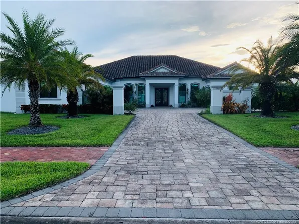209 SE Fiore Bello, Port Saint Lucie, FL 34952