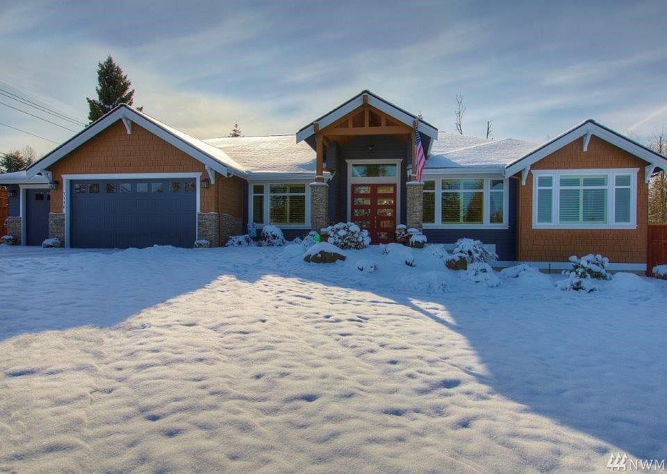 WOW! Just what you have been waiting for! A 3134 sq foot Rambler on .81 of an acre!