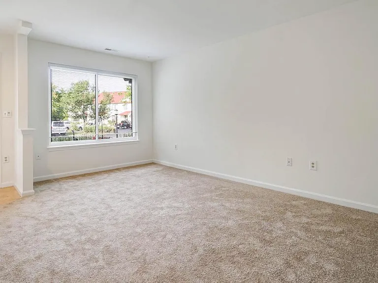 45 Queen Neva Ct #B — Photo 14