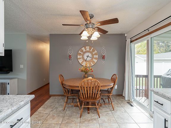 4th image of 1320 Portland Dr