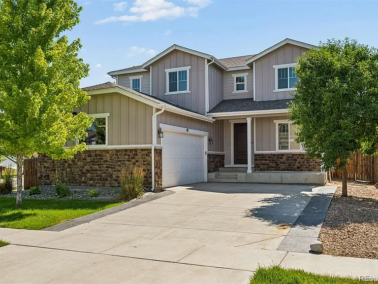 92 Homestead Way — Photo 2