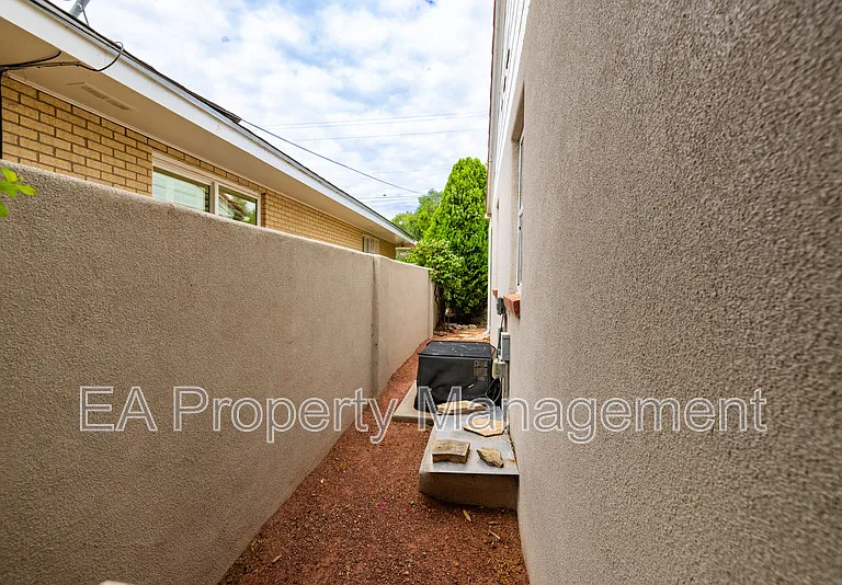 520 San Pasquale Ave SW — Photo 31