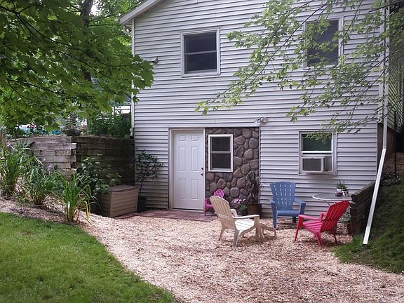 3rd image of 3868 Oakridge Ave NW
