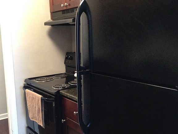 2nd image of 2870 S Moreland Blvd APT 312