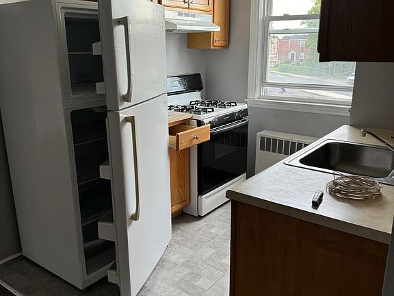 3rd image of 6154 Mulberry St Floor 2