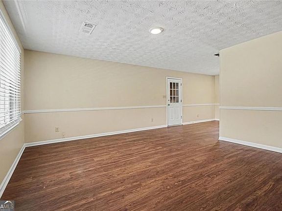 3rd image of 2835 Shane Dr