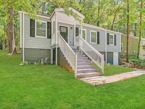 3rd image of 2836 Harlan Dr