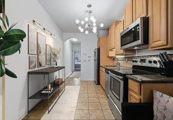 5th image of 420 Monroe St APT 1R