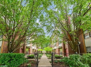 1240 W Monroe St UNIT 7, Chicago, IL 60607