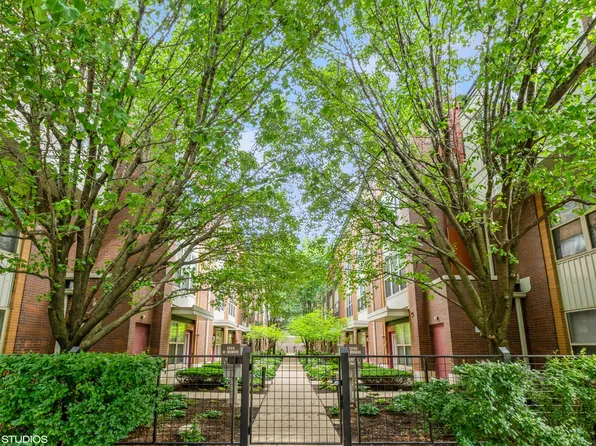 1240 W Monroe St Unit 7, Chicago, IL 60607