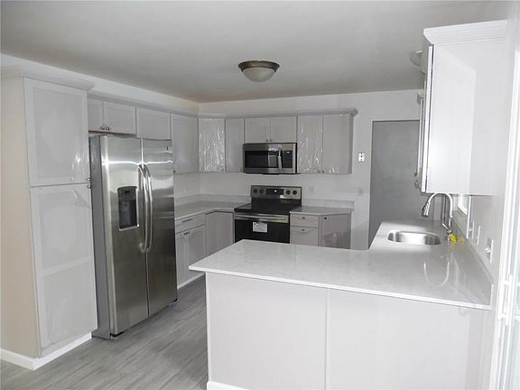 4th image of 1623 Avenue F