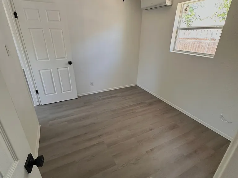1301 Elmwood Ave #B — Photo 5