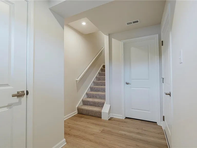 157 White Oak Dr #A — Photo 2