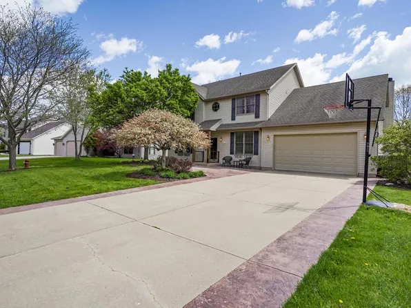 12135 32nd AVENUE, Pleasant Prairie, WI 53158
