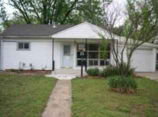 135 S Trout Ave, Haysville, KS 67060