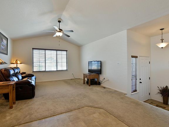 4th image of 503 Planter Ln