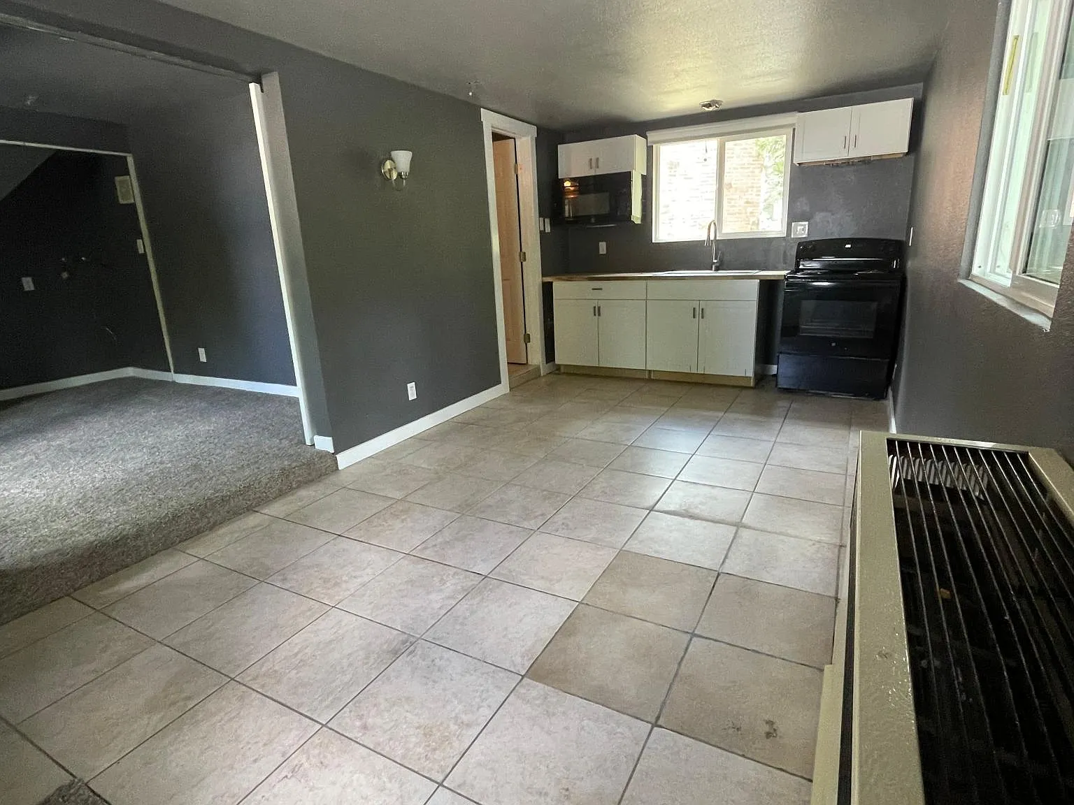 327 Emerald Dr — Photo 3
