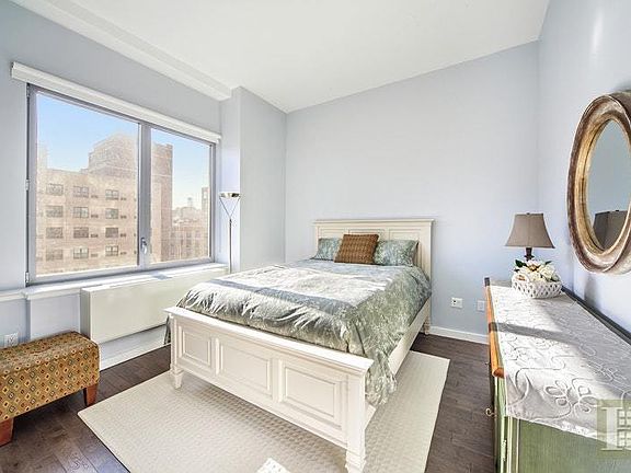 3rd image of 321 Cathedral Pkwy #5C