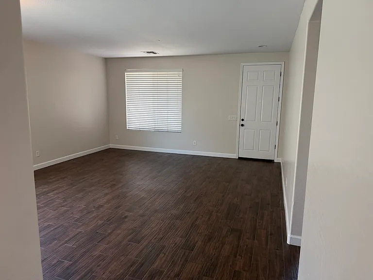 7303 W Donner Dr — Photo 2