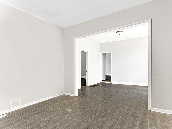 5th image of 9209 S Woodlawn Ave