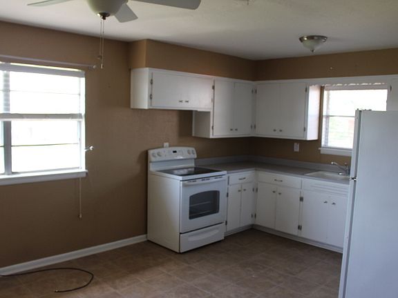 4th image of 2332 NW 46th St