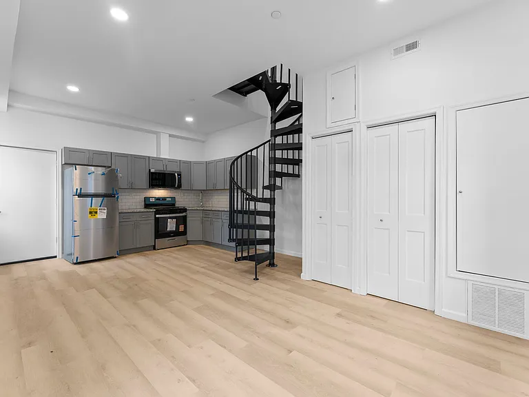 2600 S 7th St #2F — Photo 7
