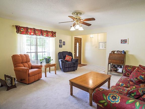 3rd image of 2110 Barton Dr