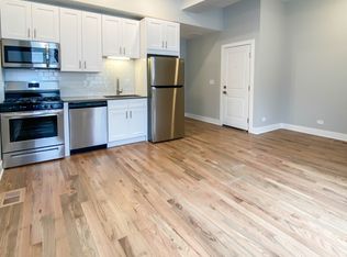 352 W Dickens Ave #1, Chicago, IL 60614