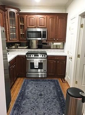 2nd image of 325 Commonwealth Ave APT 2