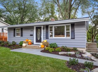 1009 Fern Ave, Saint Charles, IL
