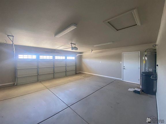 4th image of 2404 E Uribe St