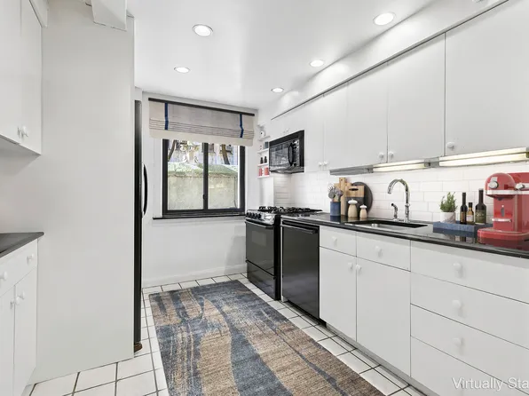 33 West 67th Street image 7 of 14