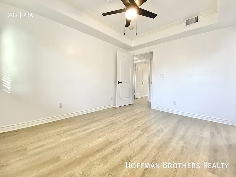 1837 Beloit Ave #203 — Photo 8
