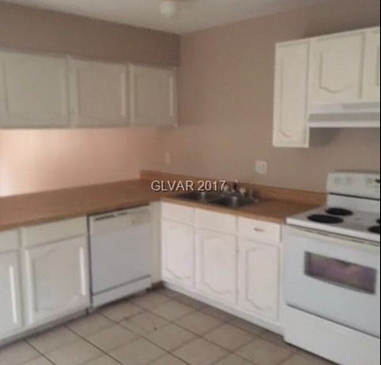 1st image of 5225 Golden Ln