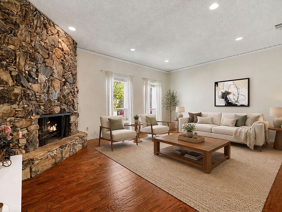 1st image of 3020 Stonehenge Ln