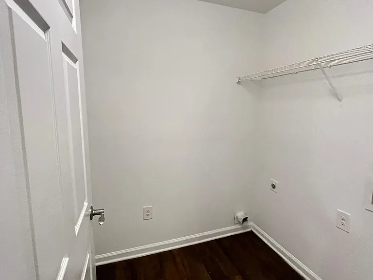 Wesley St. Claire Apartments at Lawrenceville — Photo 182