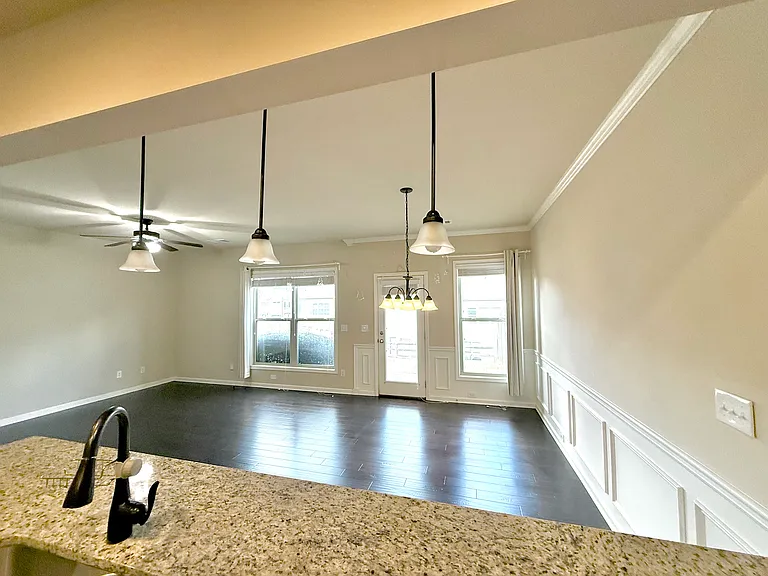 7075 Elmwood Ridge Ct — Photo 3
