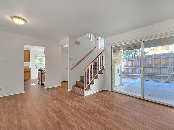 2nd image of 537-539 W Sierra Madre Blvd #A