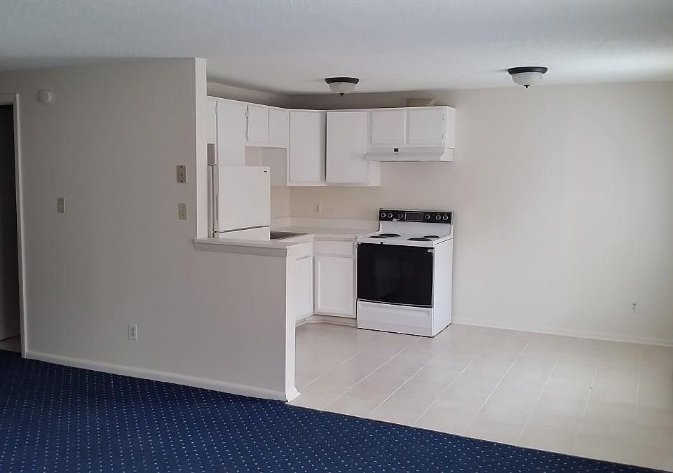Looking into kitchen from Living room