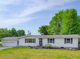 409 N 5th St, Readlyn, IA 50668