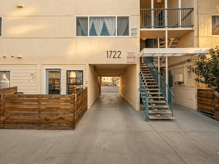 Oak Haus — Photo 2